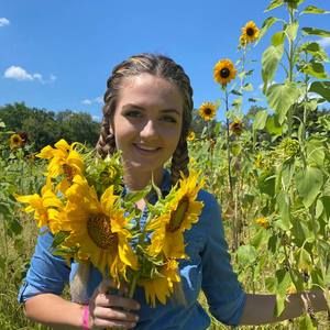 Meet your Posher, Sabrina